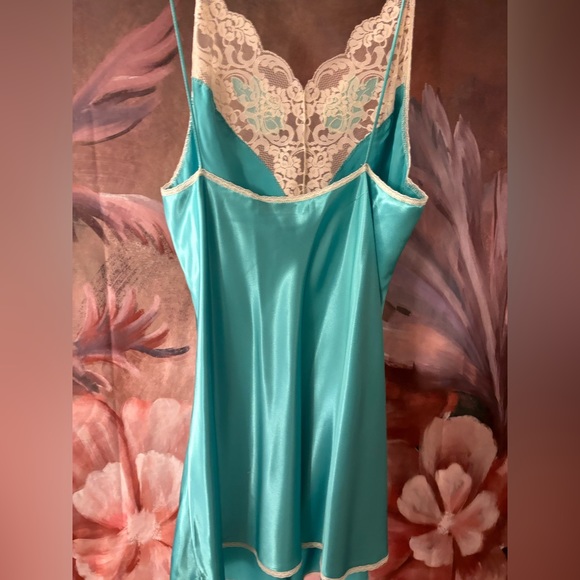 Very Neat Wendy Ann Turquoise Satin and Lace Slip - Picture 2 of 5
